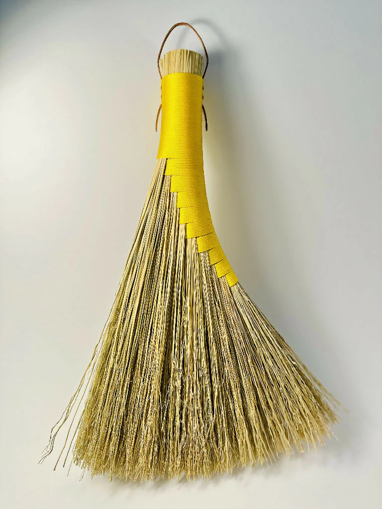 Hens Wing Handbroom - Image 5