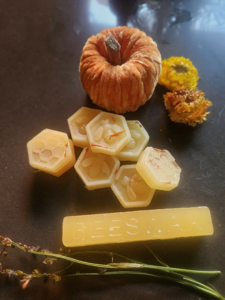 Honey and Vanilla Bees Wax Melts: Added botanicals - Image 3