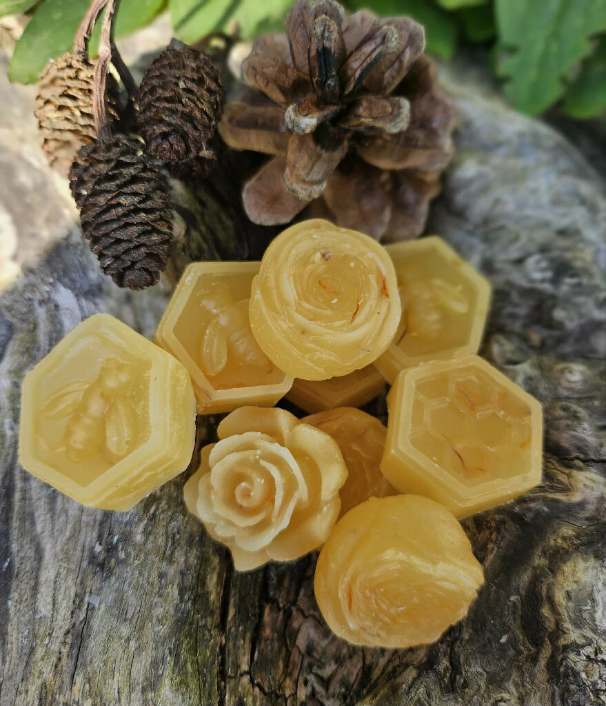 Honey and Vanilla Bees Wax Melts: Added botanicals - Image 4