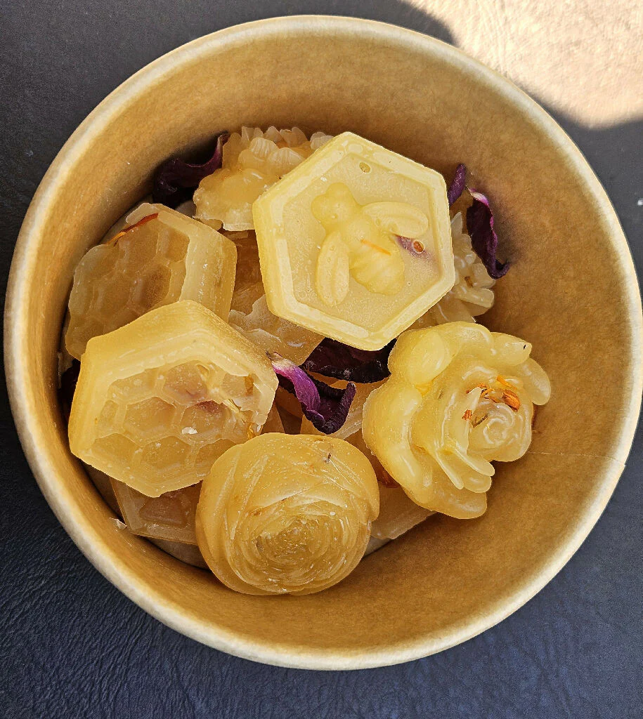 Honey and Vanilla Bees Wax Melts: Added botanicals - Image 6