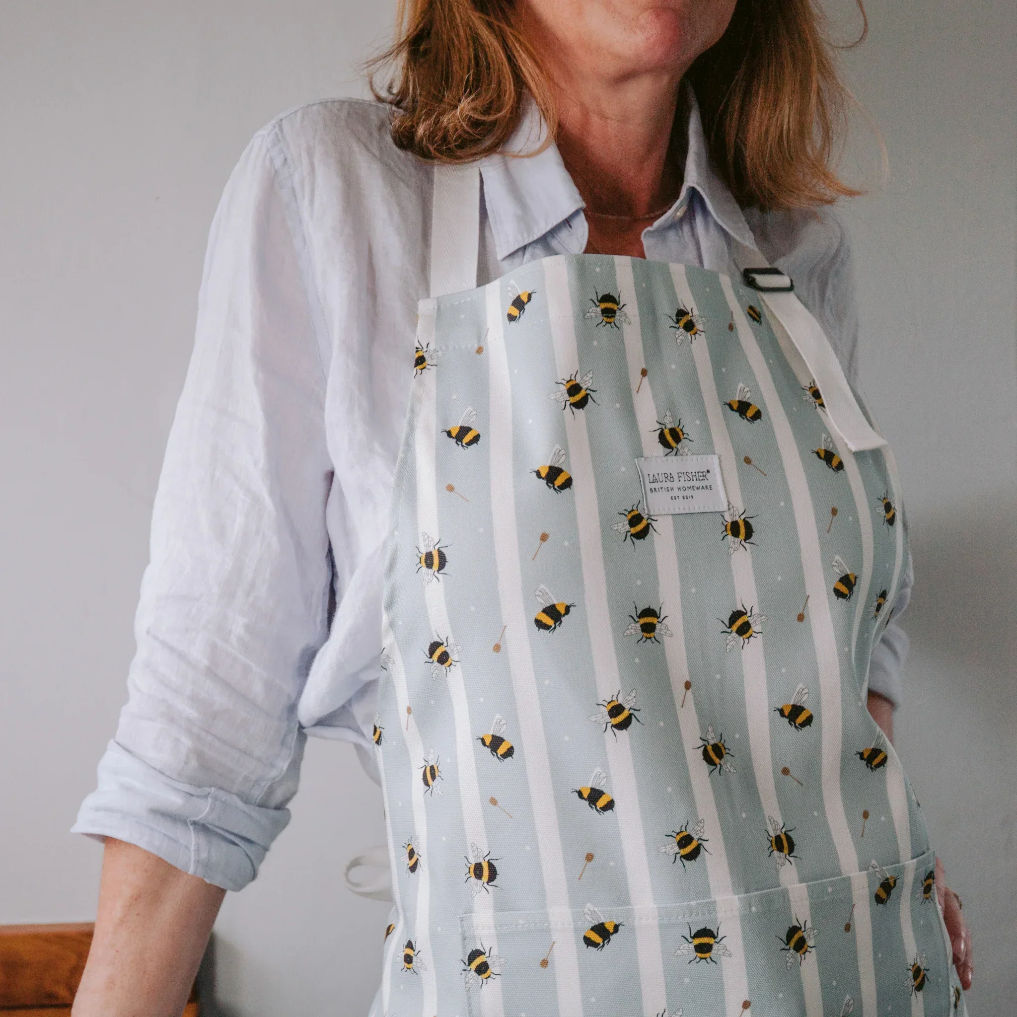Honey Bee Apron - Image 3