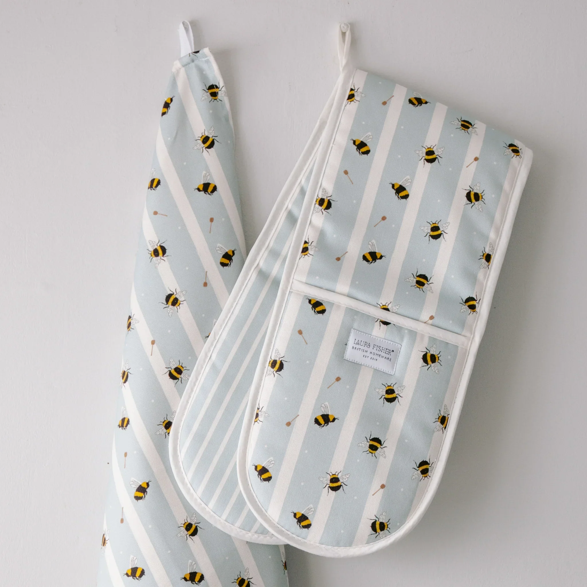 Honey Bee Oven Gloves - Image 2