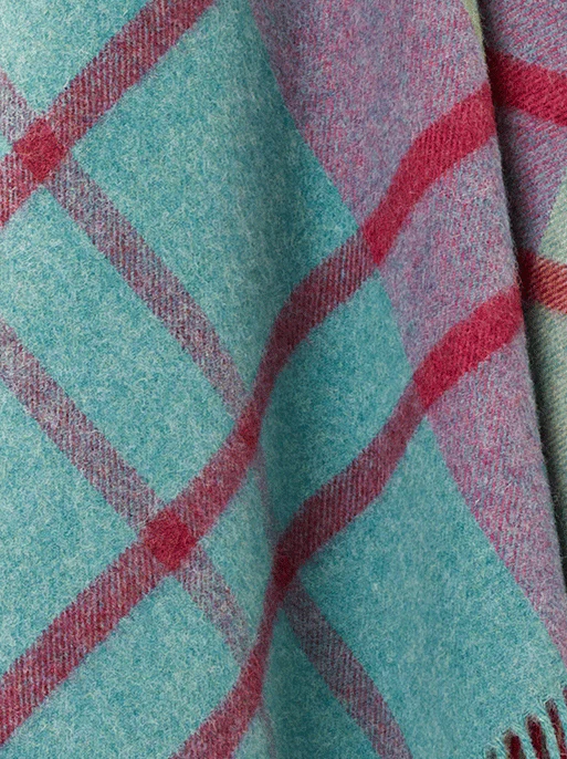 Hypoallergenic Stormness Shetland Wool Throw ~ Mint Green/Cerise - Image 2