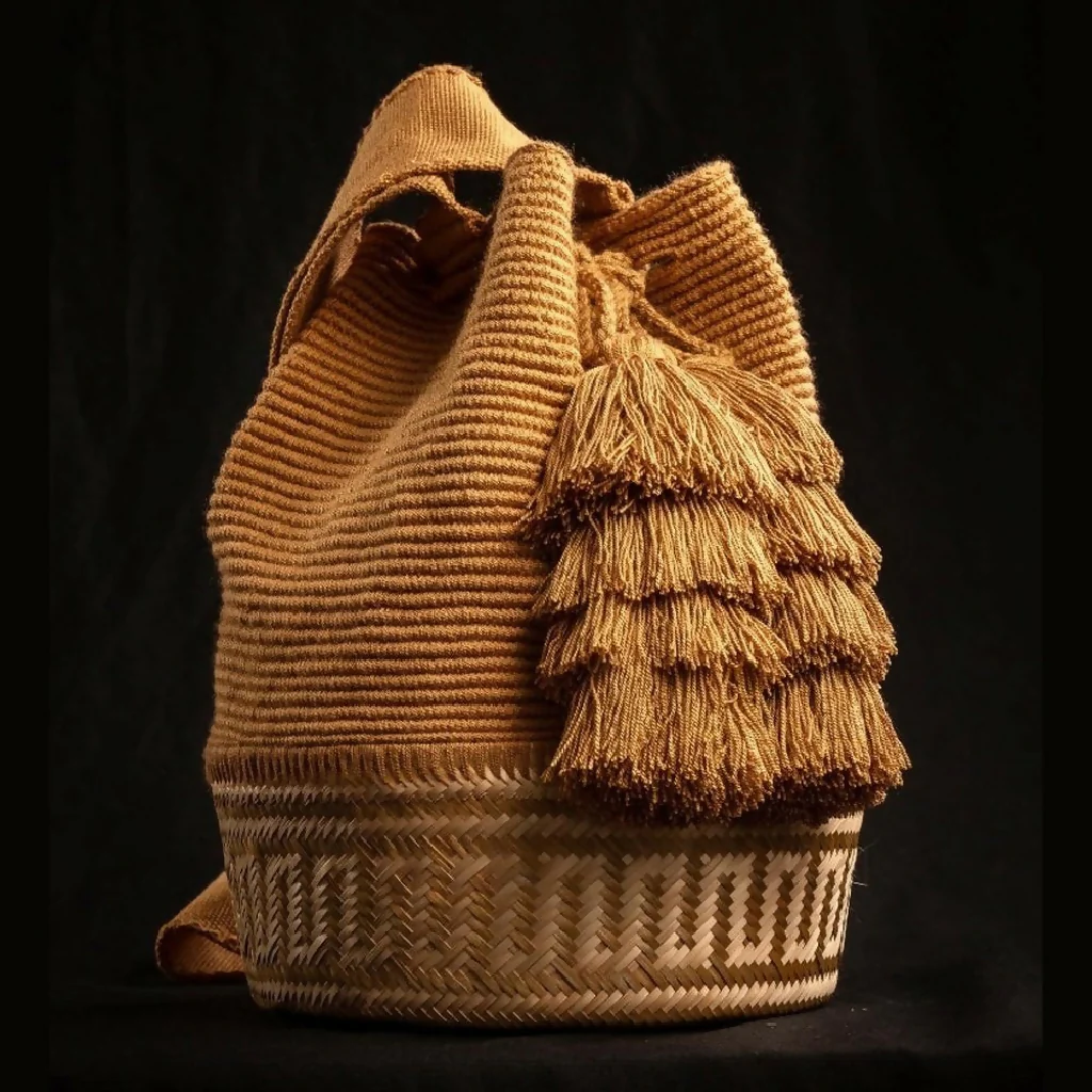 Isabel Taupe Iraca Palm - Based Wayuu Bag - Image 2