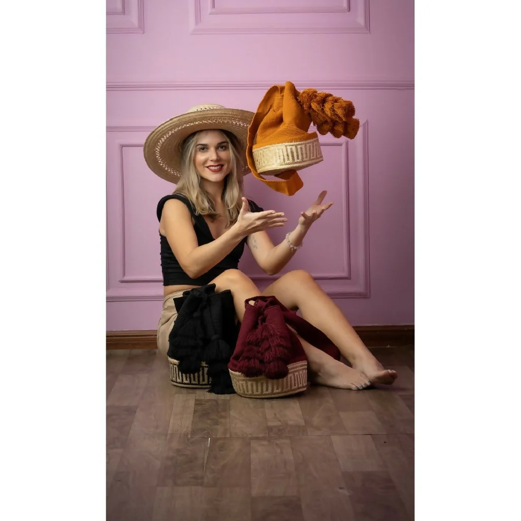 Isabel Taupe Iraca Palm - Based Wayuu Bag - Image 3