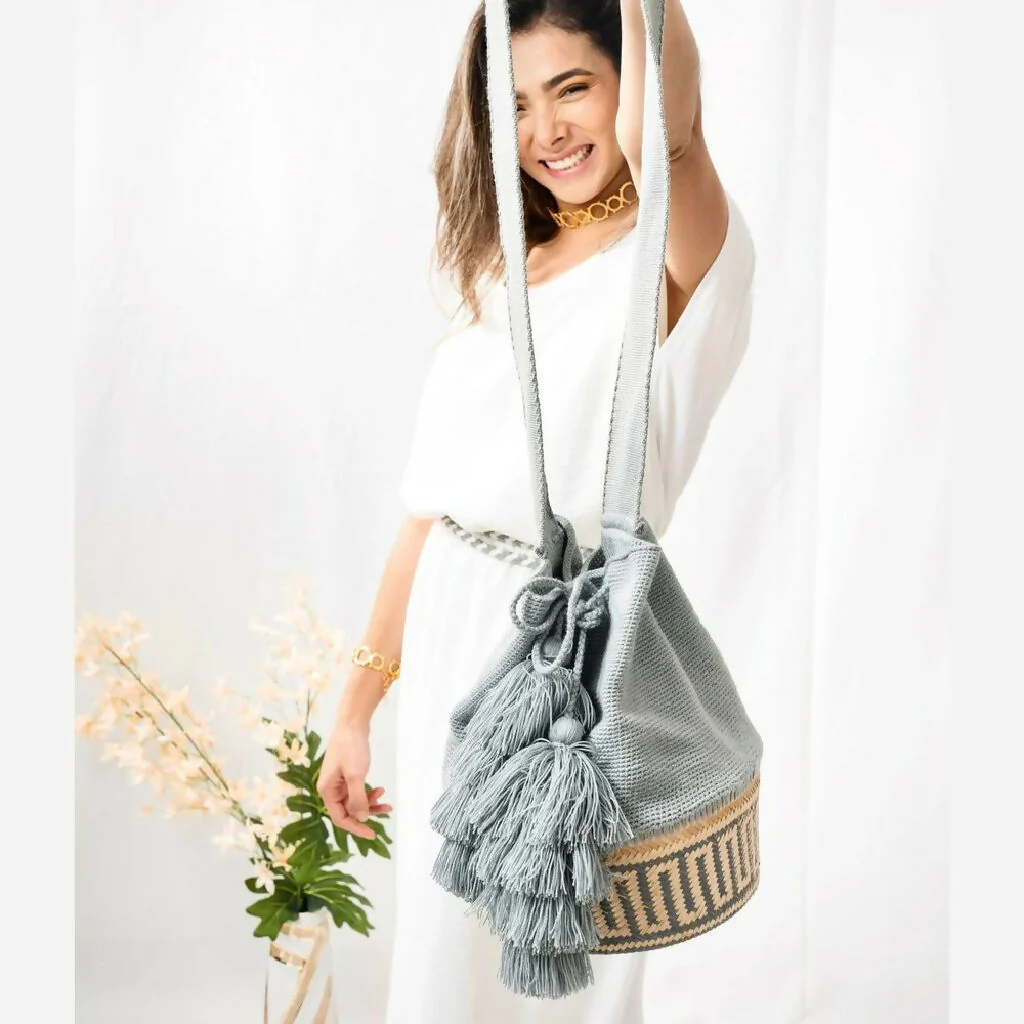 Isabel Taupe Iraca Palm - Based Wayuu Bag - Image 5