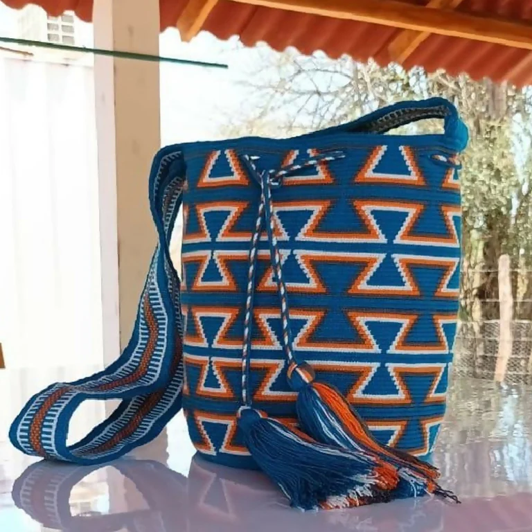 Isabel Traditional Handwoven Colombian Wayuu Bag