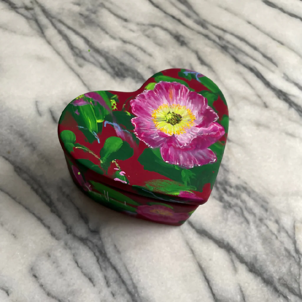 'It's Me' Ceramic Floral Heart Keepsake Box - Image 3