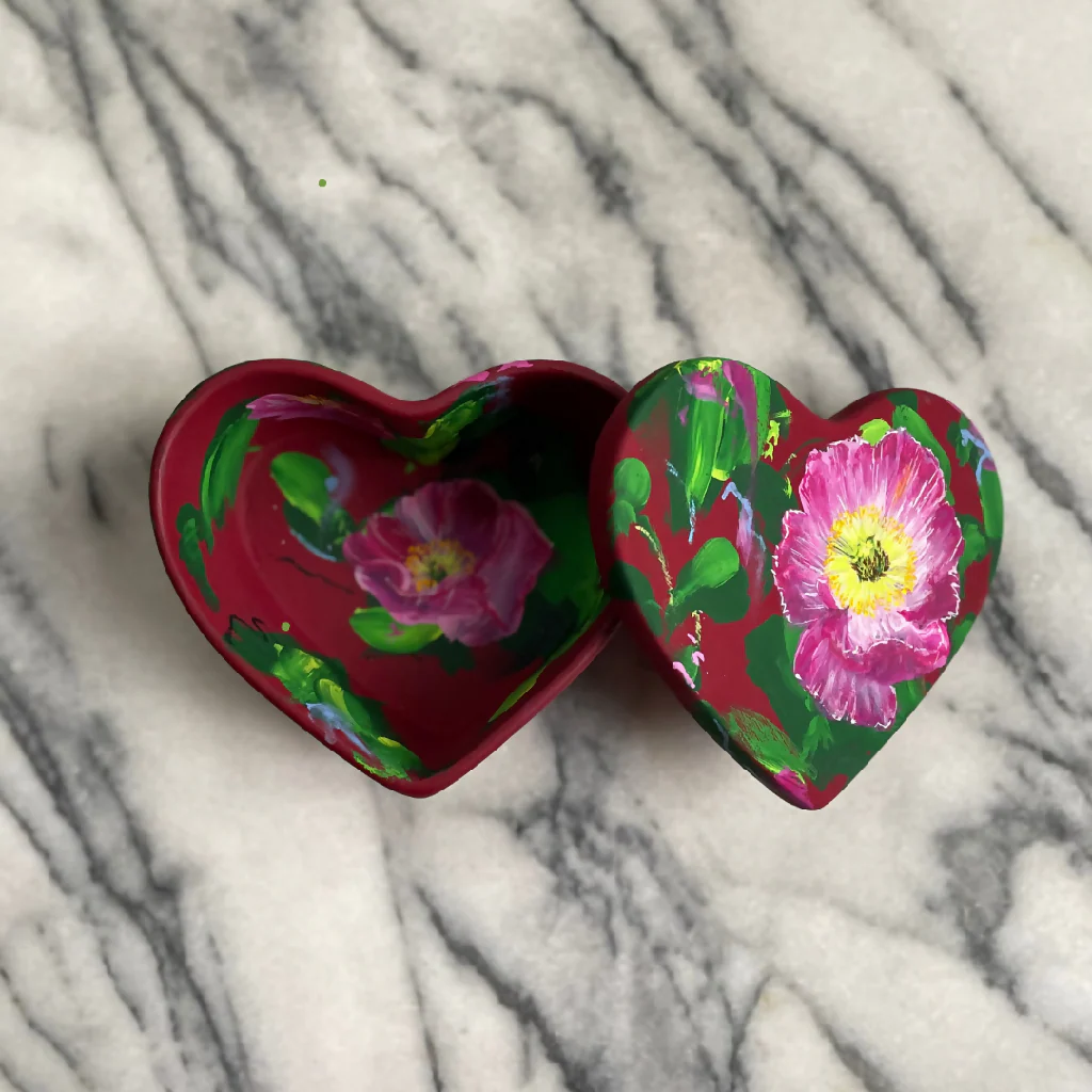 'It's Me' Ceramic Floral Heart Keepsake Box - Image 4