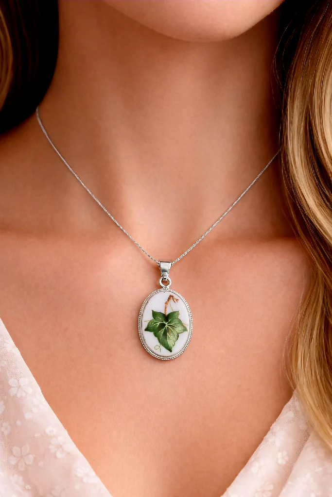 Ivy leaf broken china pendant Anniversay gift - Image 6