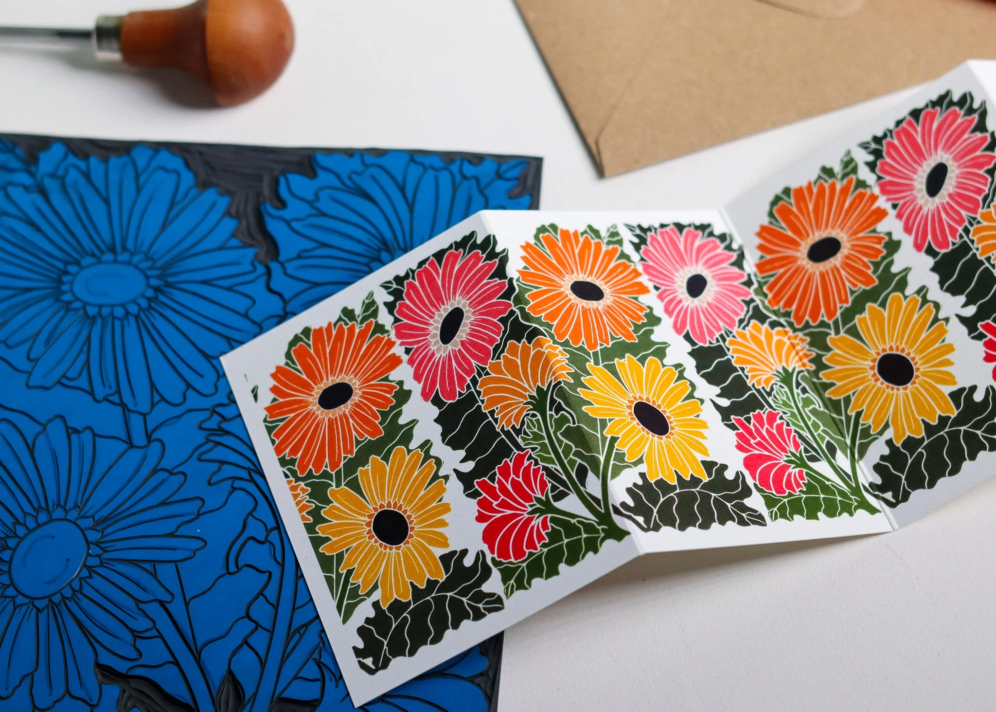 Joy Bloom Gerbera Daisy Garland Card | Single Card & Envelope - Image 9