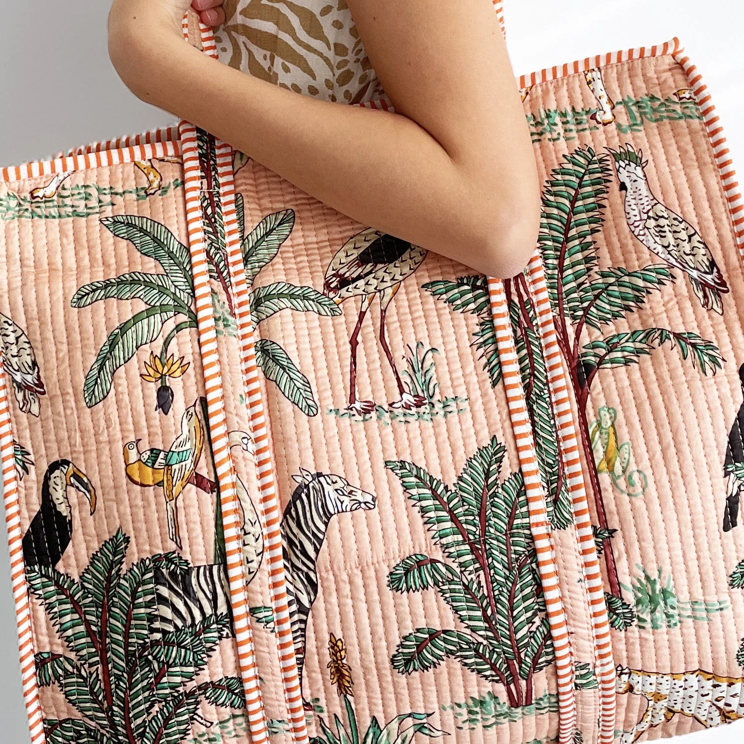 Jungle Print Large Quilted Cotton Tote Shoulder Bag in Peach - Image 5