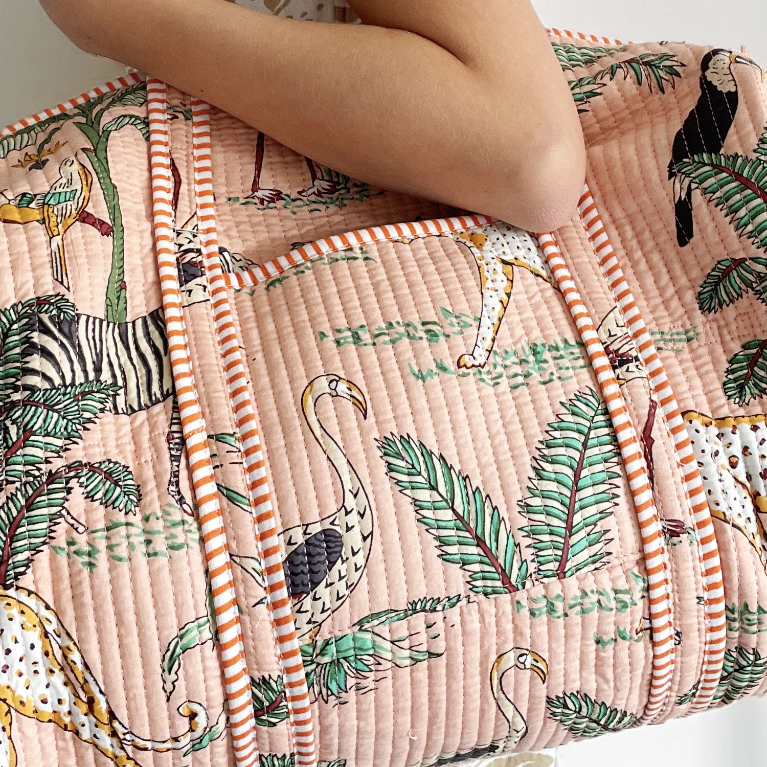 Jungle Print Weekend Duffle Print Bag in Peach - Image 4