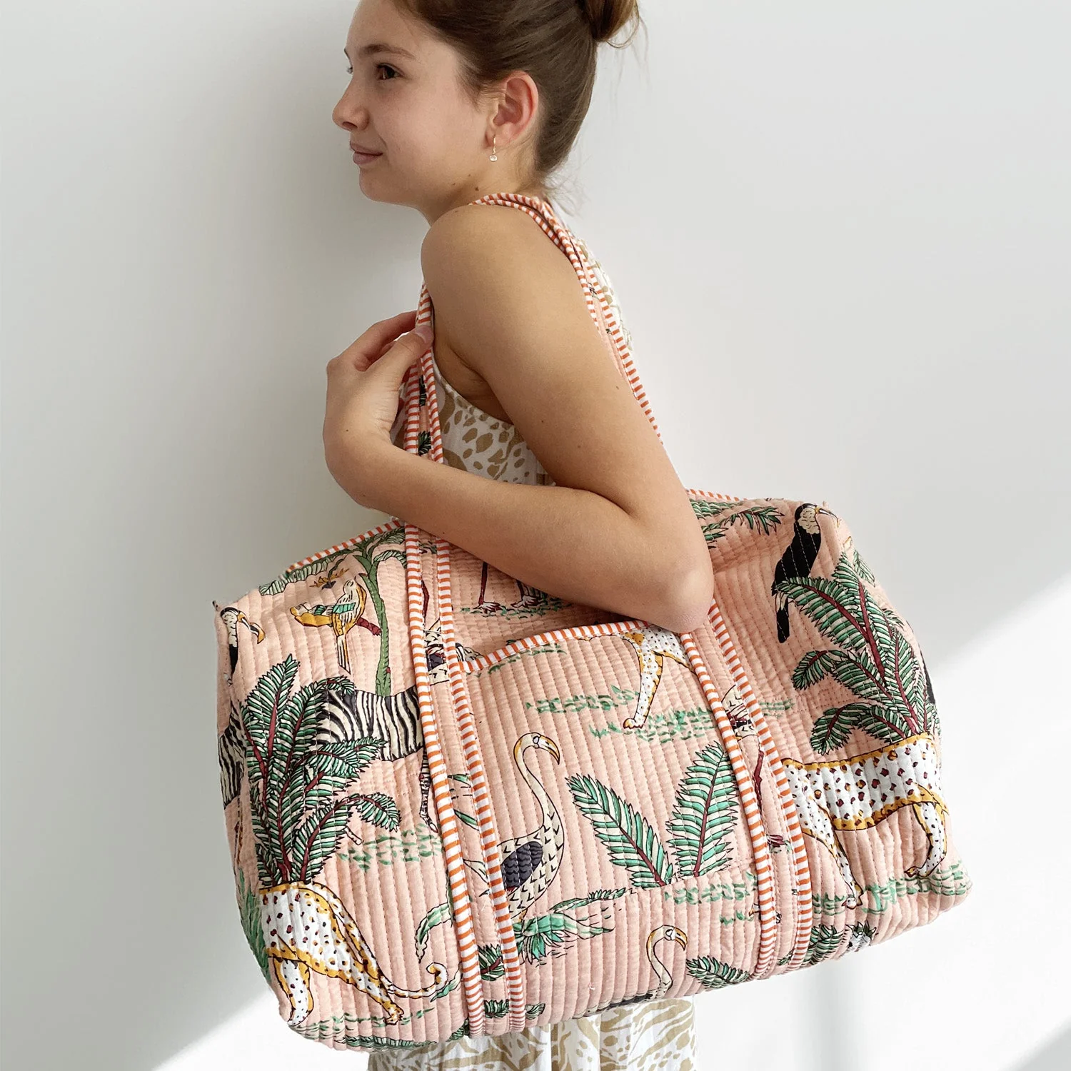Jungle Print Weekend Duffle Print Bag in Peach - Image 9