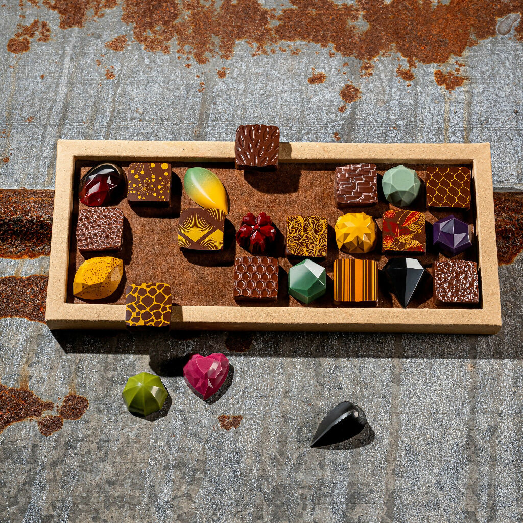 La Fève Anniversary Chocolate Gift Box – 24 Handcrafted Flavours - Image 3
