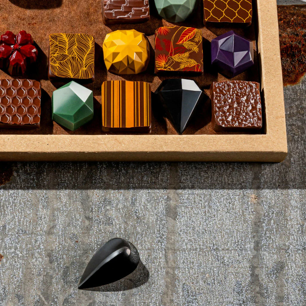 La Fève Anniversary Chocolate Gift Box – 24 Handcrafted Flavours - Image 4