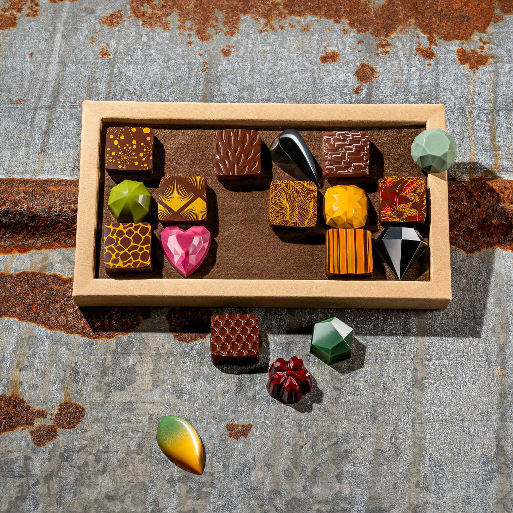 La Fève Honeymoon Chocolate Gift Box – 18 Handcrafted Flavours - Image 3