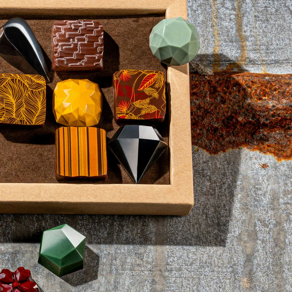 La Fève Honeymoon Chocolate Gift Box – 18 Handcrafted Flavours - Image 4