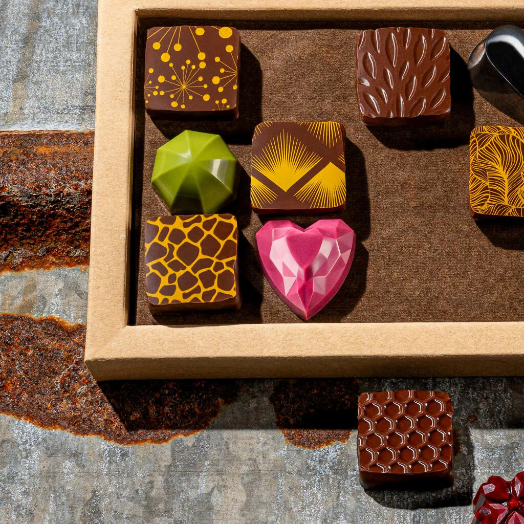 La Fève Honeymoon Chocolate Gift Box – 18 Handcrafted Flavours - Image 5