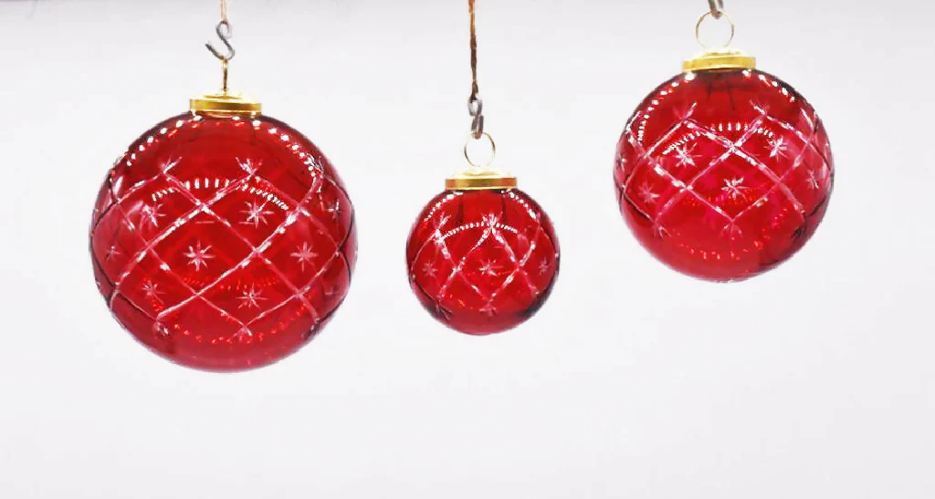 Laal Glass Christmas Bauble - Image 2