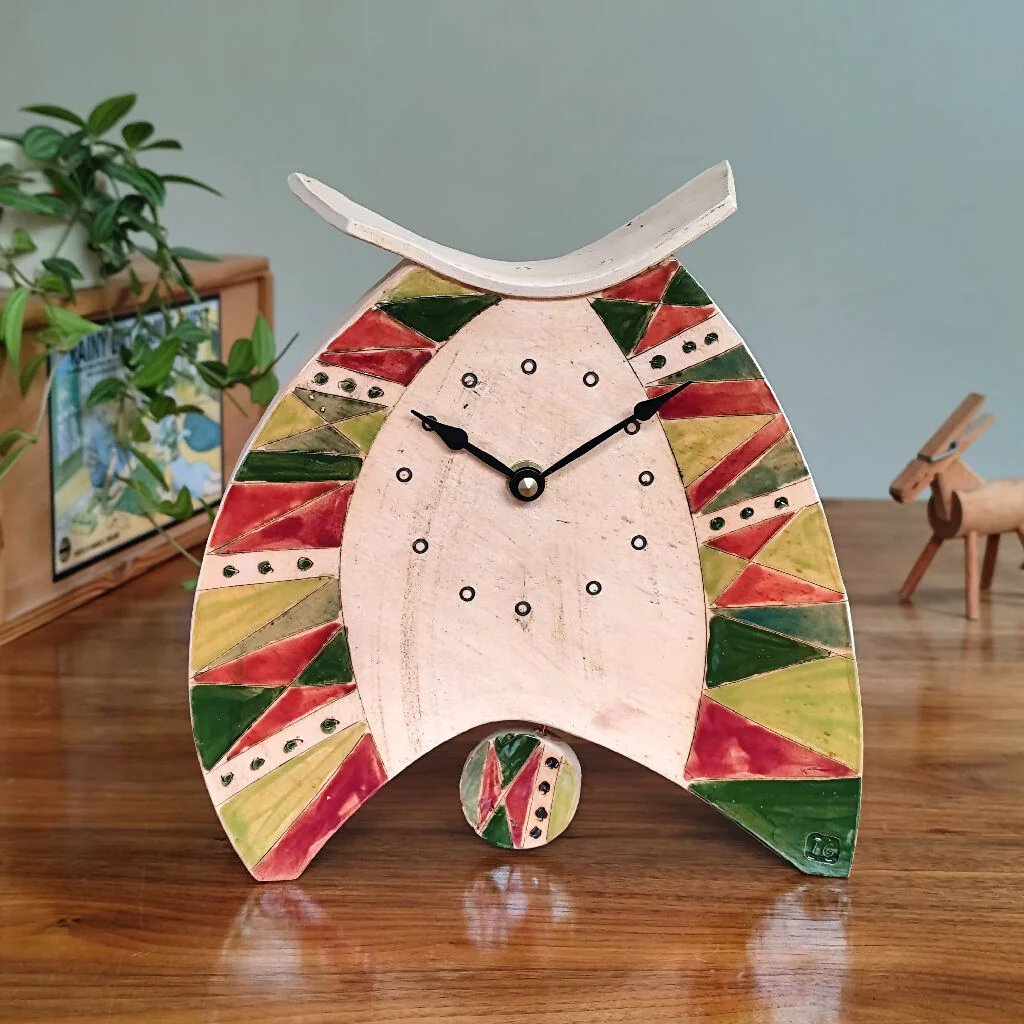 Large Mantel Clock Triangle Pattern In Green And Burgundy