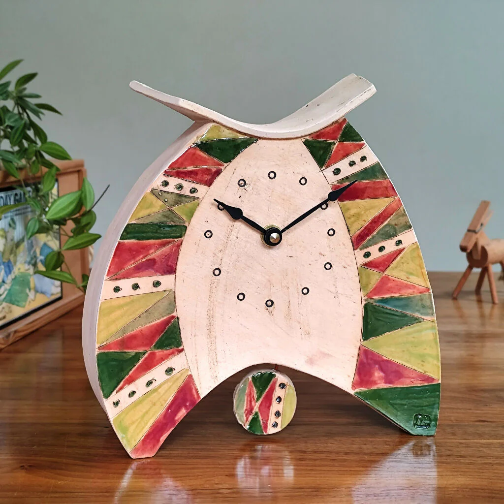Large Mantel Clock Triangle Pattern In Green And Burgundy - Image 2