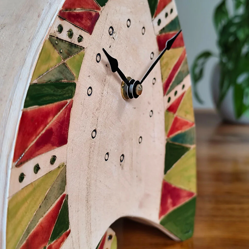 Large Mantel Clock Triangle Pattern In Green And Burgundy - Image 5