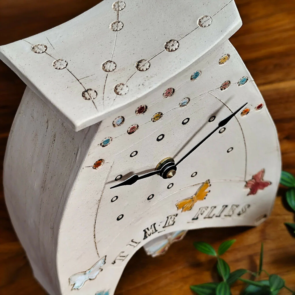 Large Mantel Clock with Pendulum, Time flies with Butterflies - Image 4