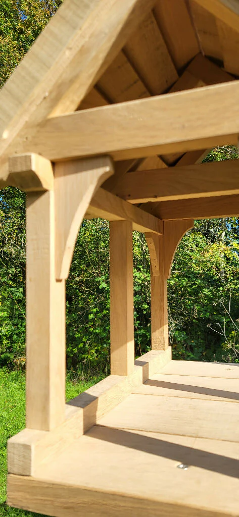 Large Oak Bird Table with Oak Roof - Image 5