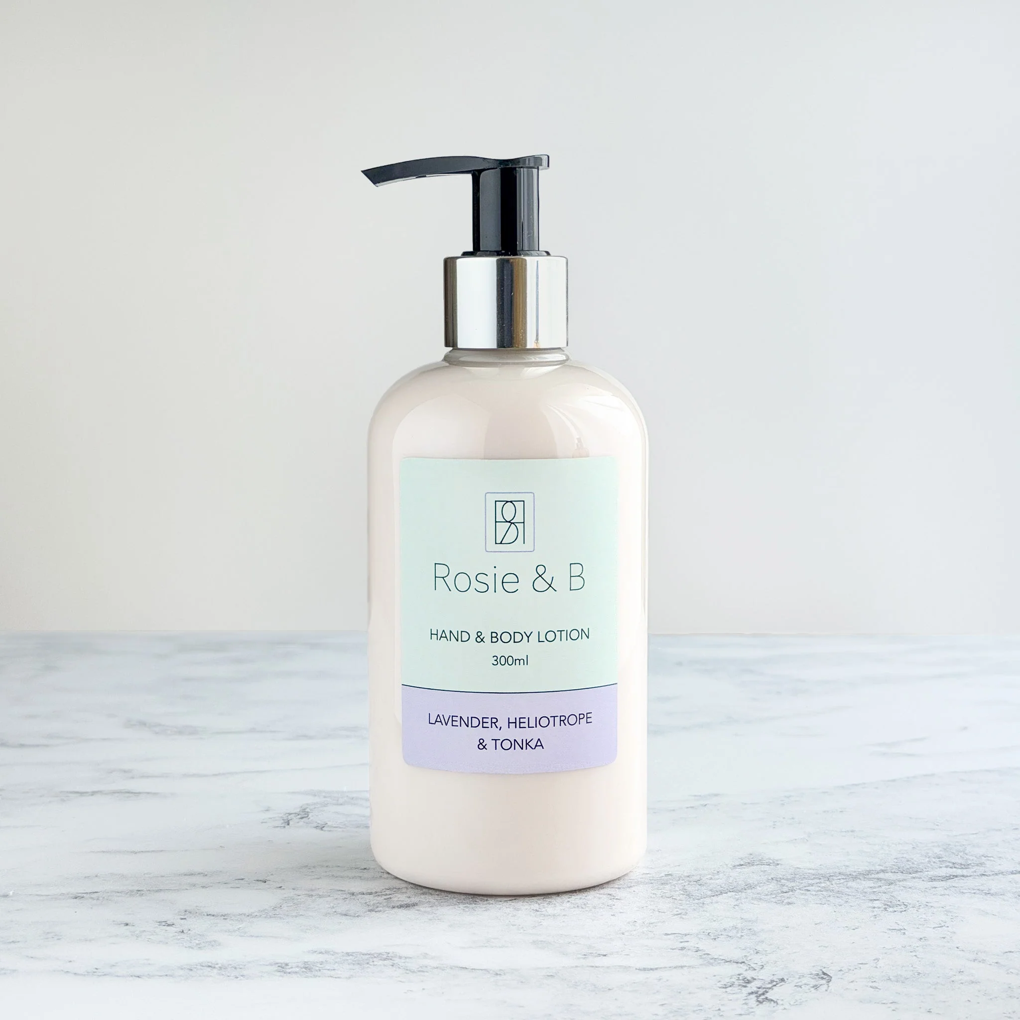 Lavender, Heliotrope & Tonka Hand & Body Lotion - Image 2