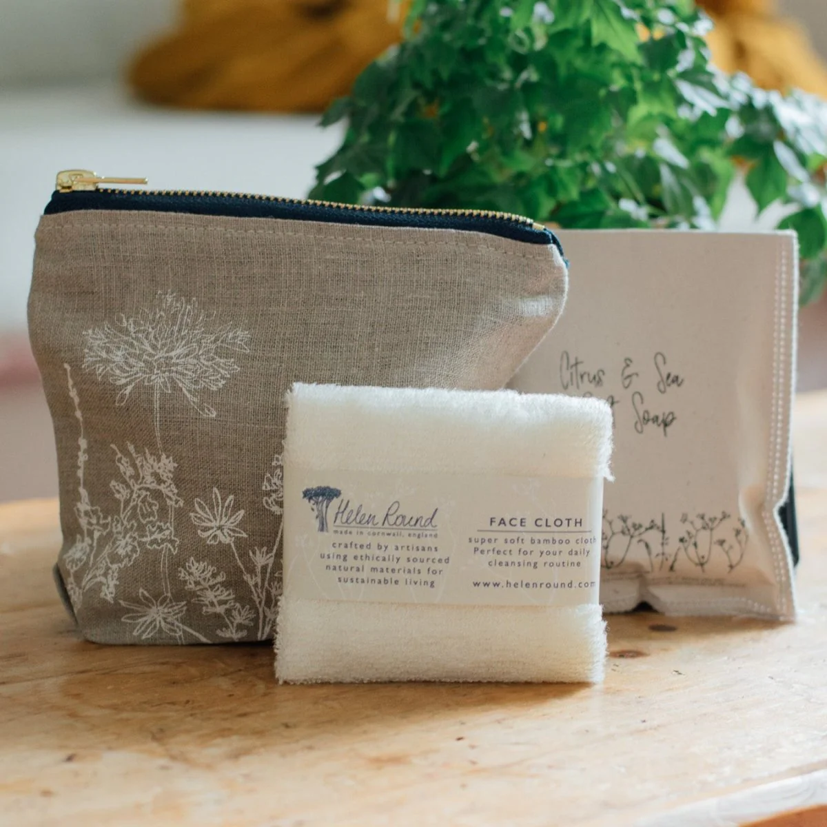 Linen Makeup Bag Gift Set - Image 3