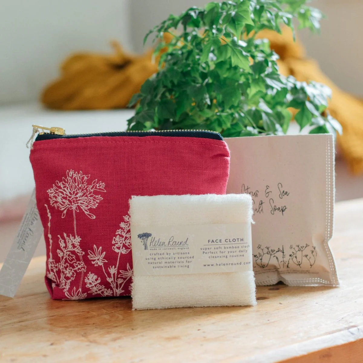 Linen Makeup Bag Gift Set - Image 4
