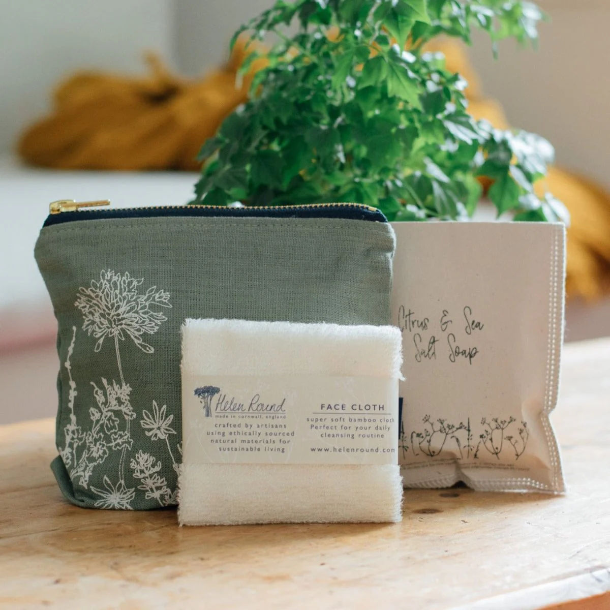 Linen Makeup Bag Gift Set - Image 5