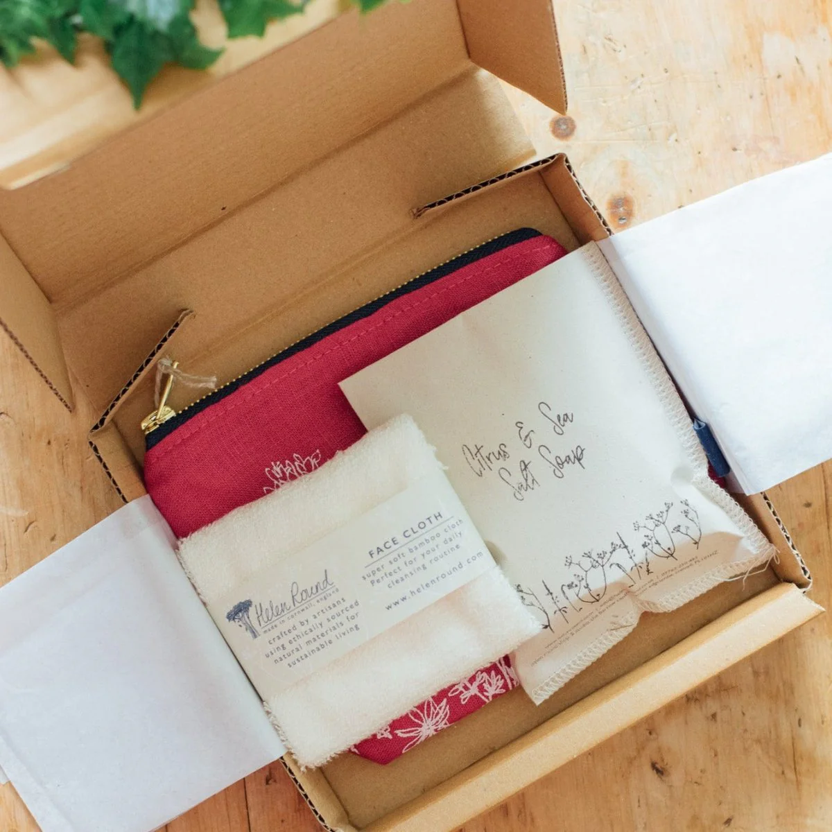 Linen Makeup Bag Gift Set - Image 7