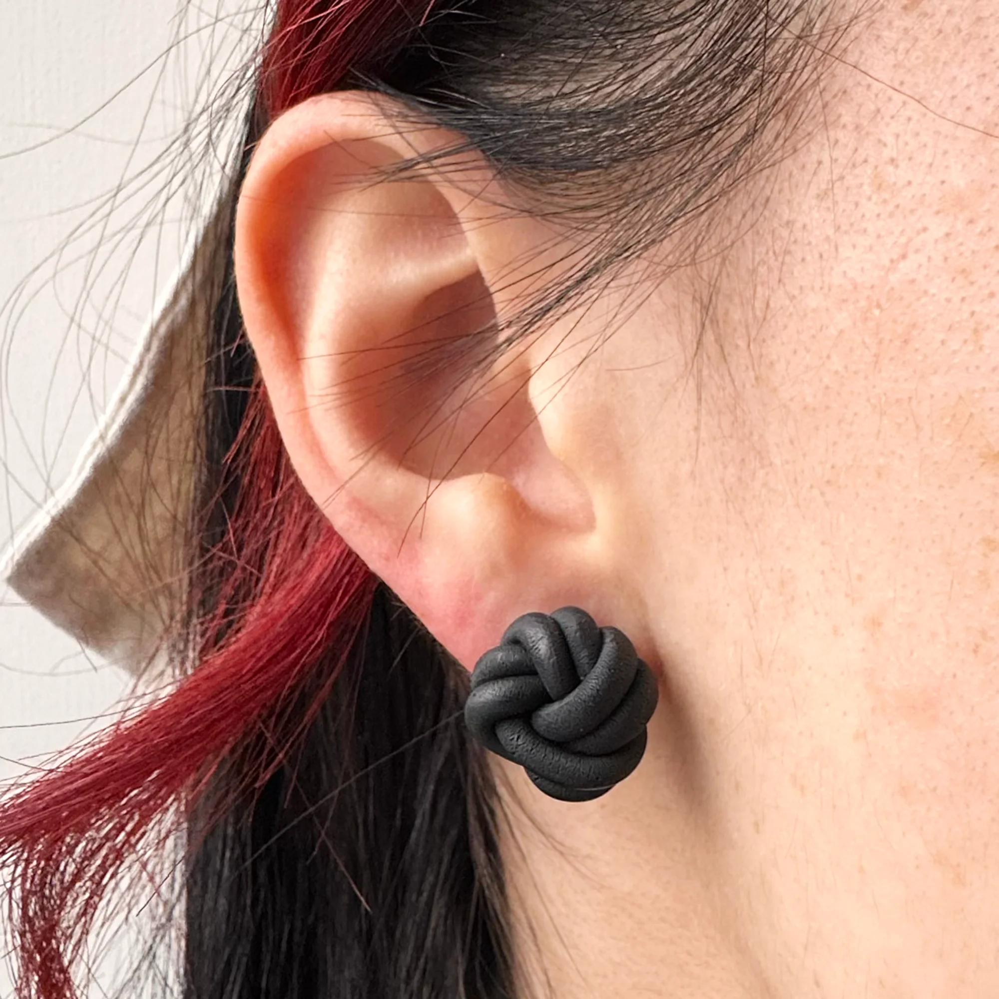 Love Knots | Black | Stud Earrings