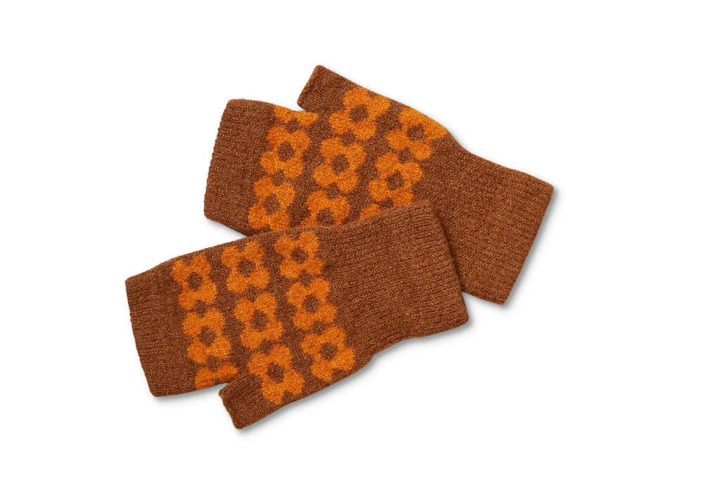 Mabel Sheppard Daisy Flower Fingerless Wool Mittens - Made in Scotland - Image 11