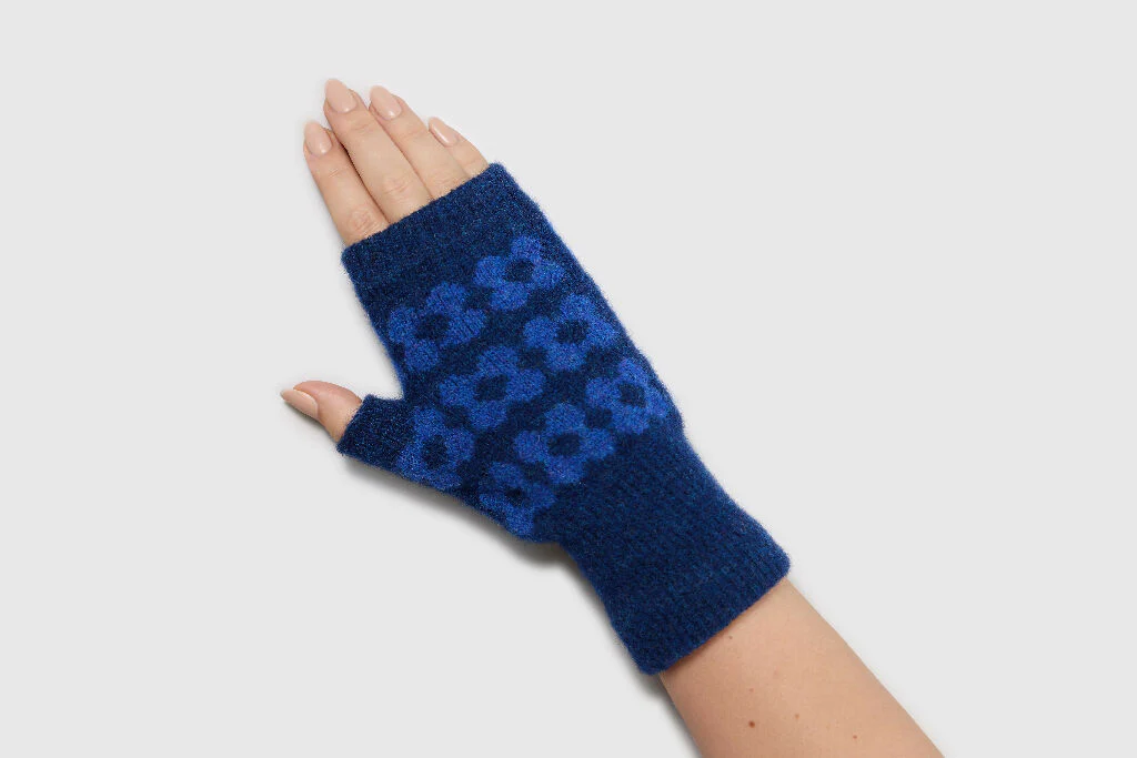 Mabel Sheppard Daisy Flower Fingerless Wool Mittens - Made in Scotland - Image 5