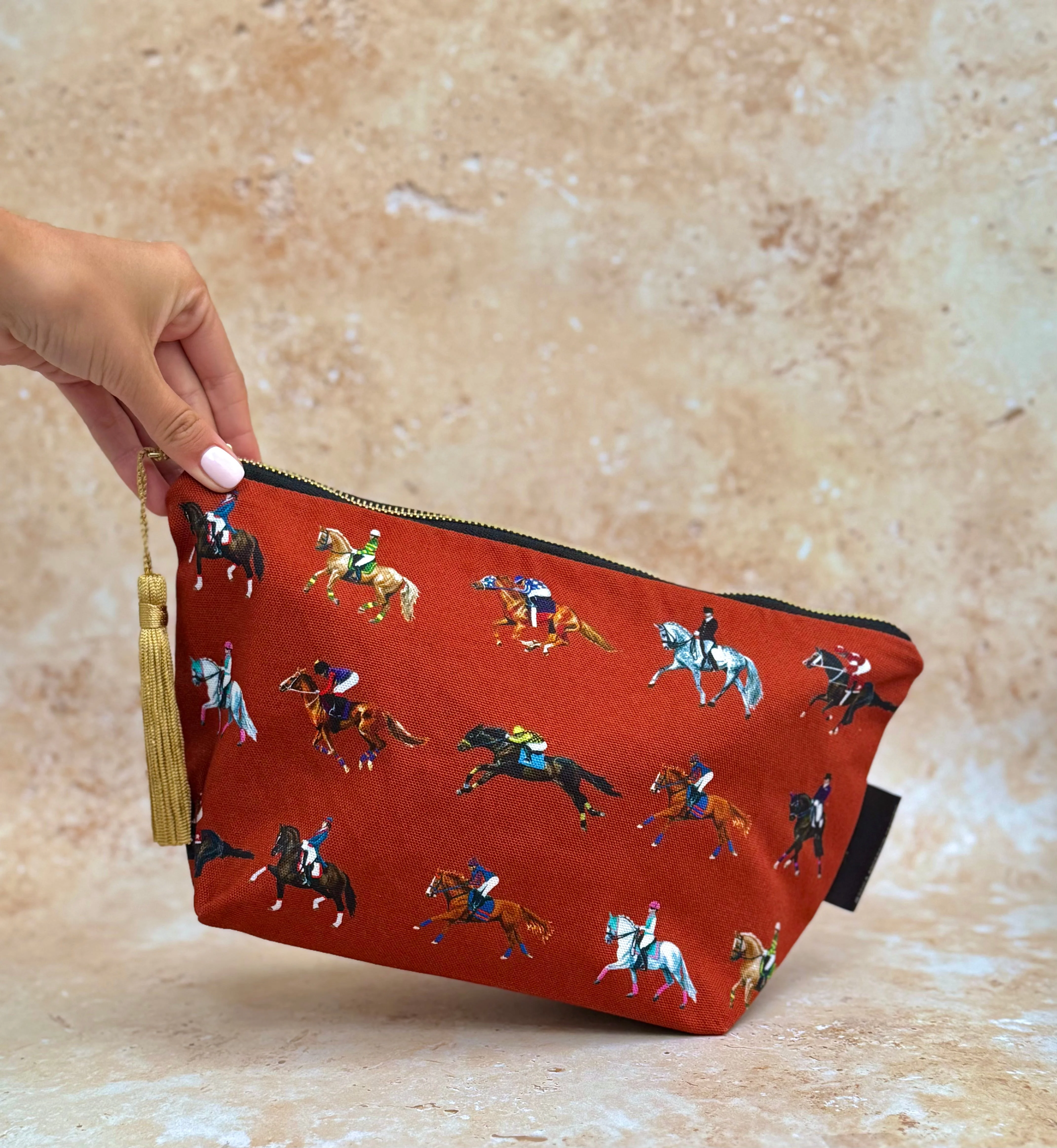 Makeup & Washbags - Image 15