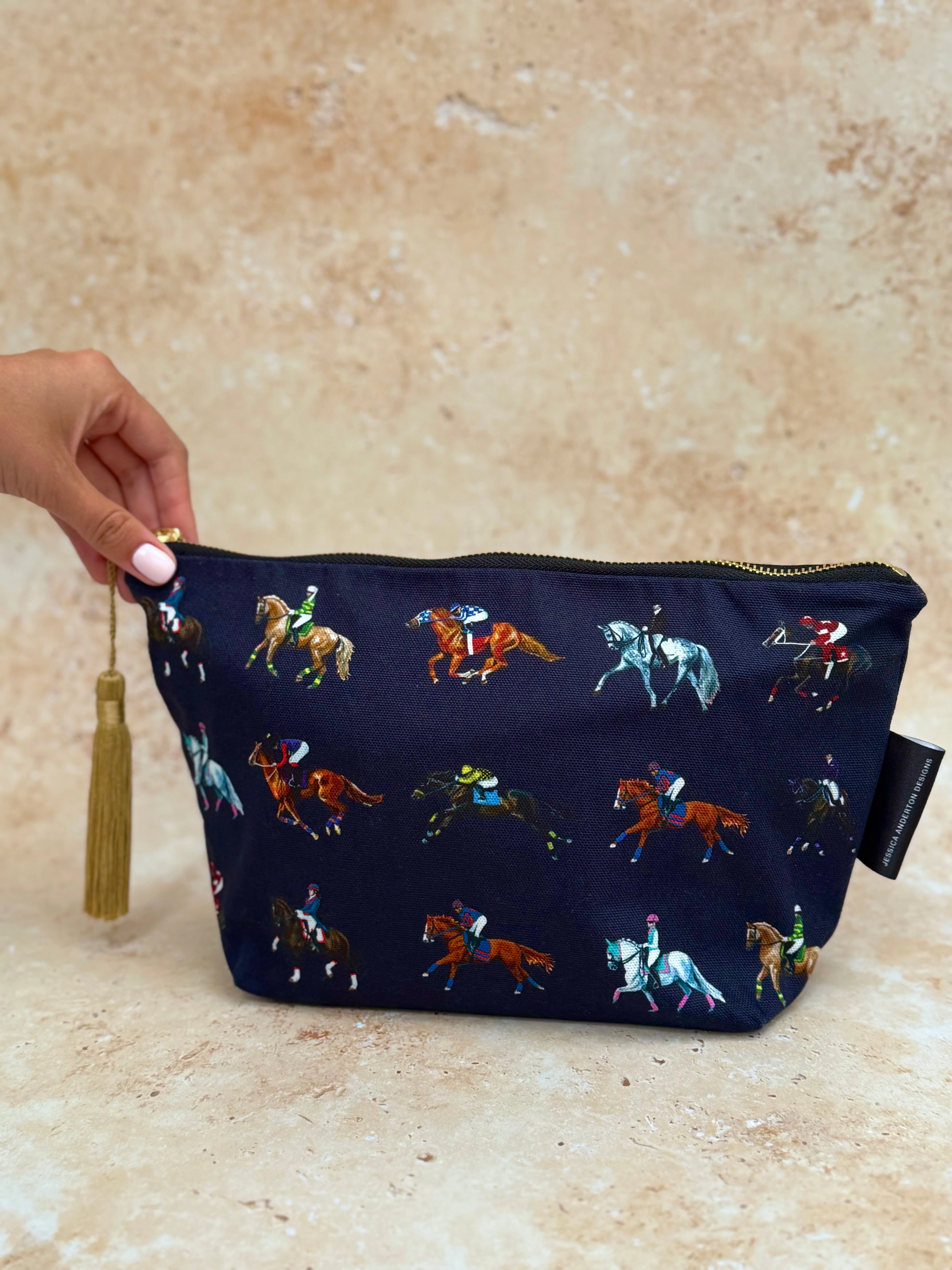 Makeup & Washbags - Image 16
