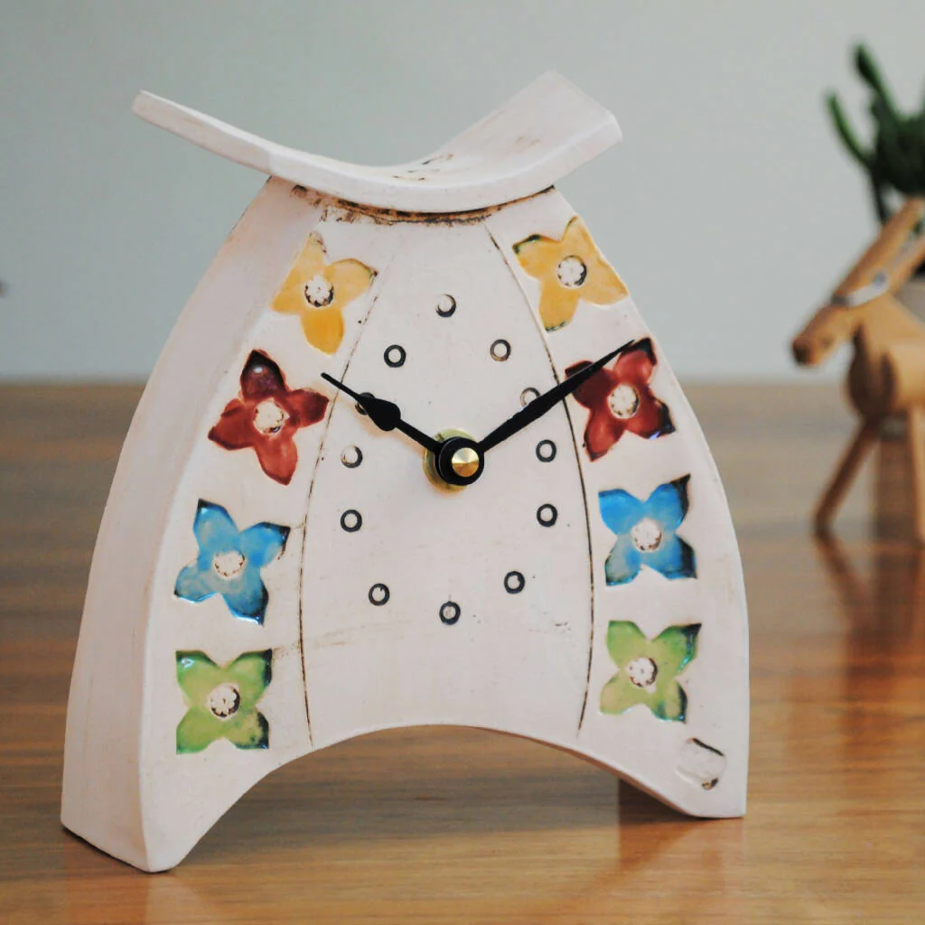 Mantel Clock with Rainbow Pattern - Image 3