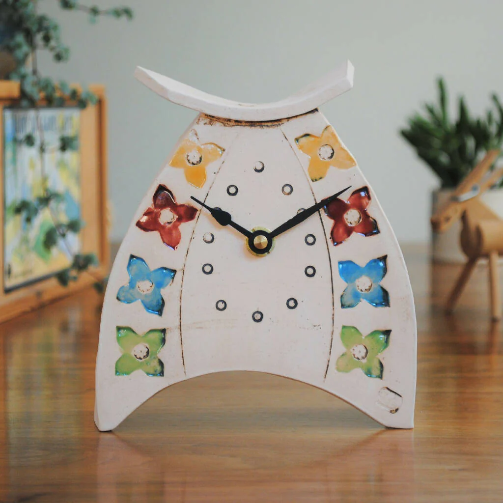 Mantel Clock with Rainbow Pattern - Image 5
