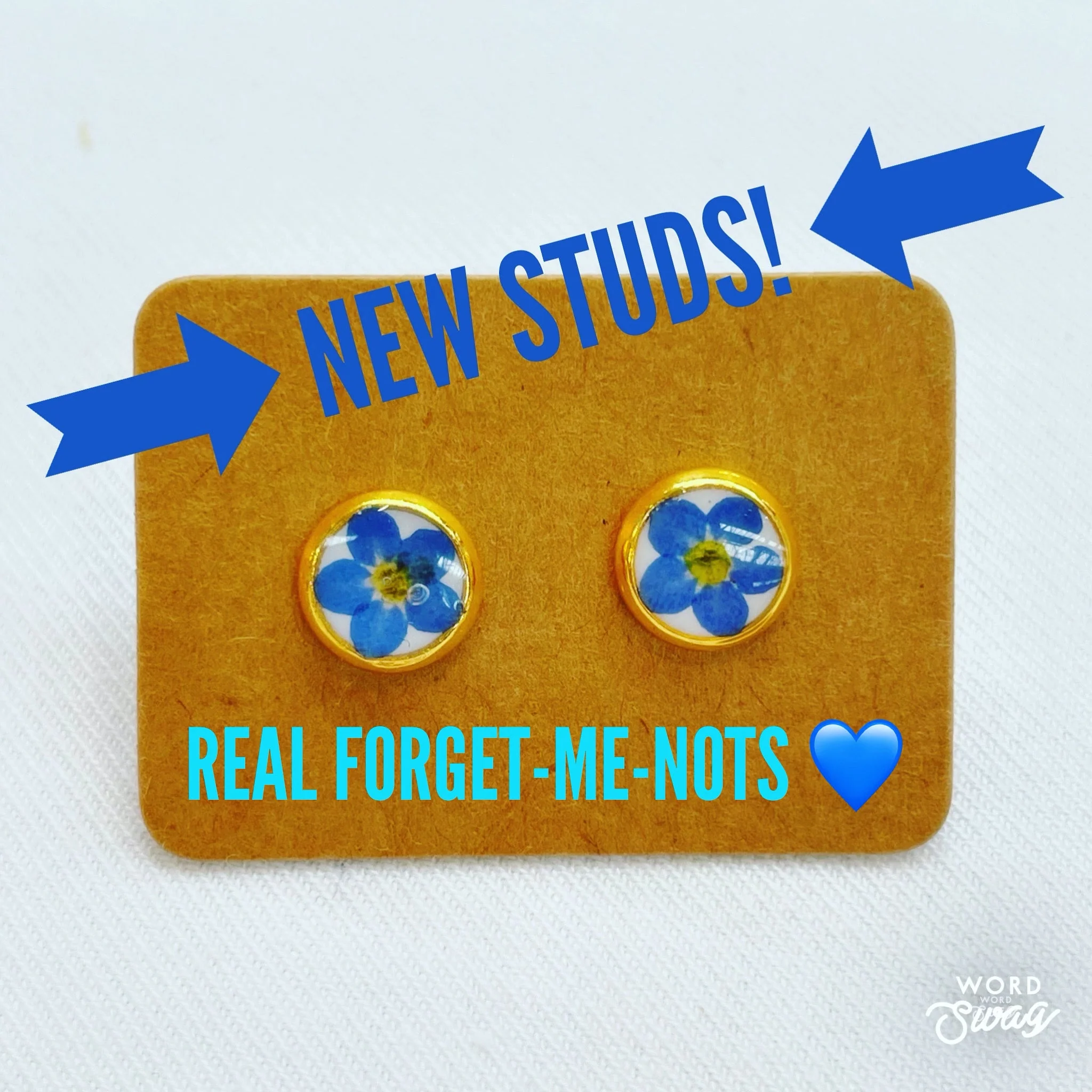 Mini stud earrings with forget-me-not flowers in 6mm - Image 4