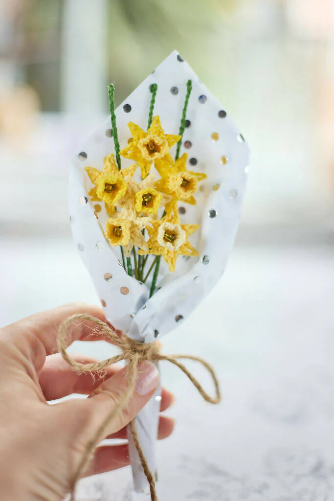 A Bunch of Miniature Daffodils in Yellow - Image 4