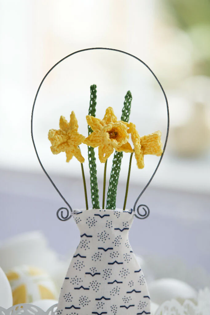 A Bunch of Miniature Daffodils in Yellow - Image 7
