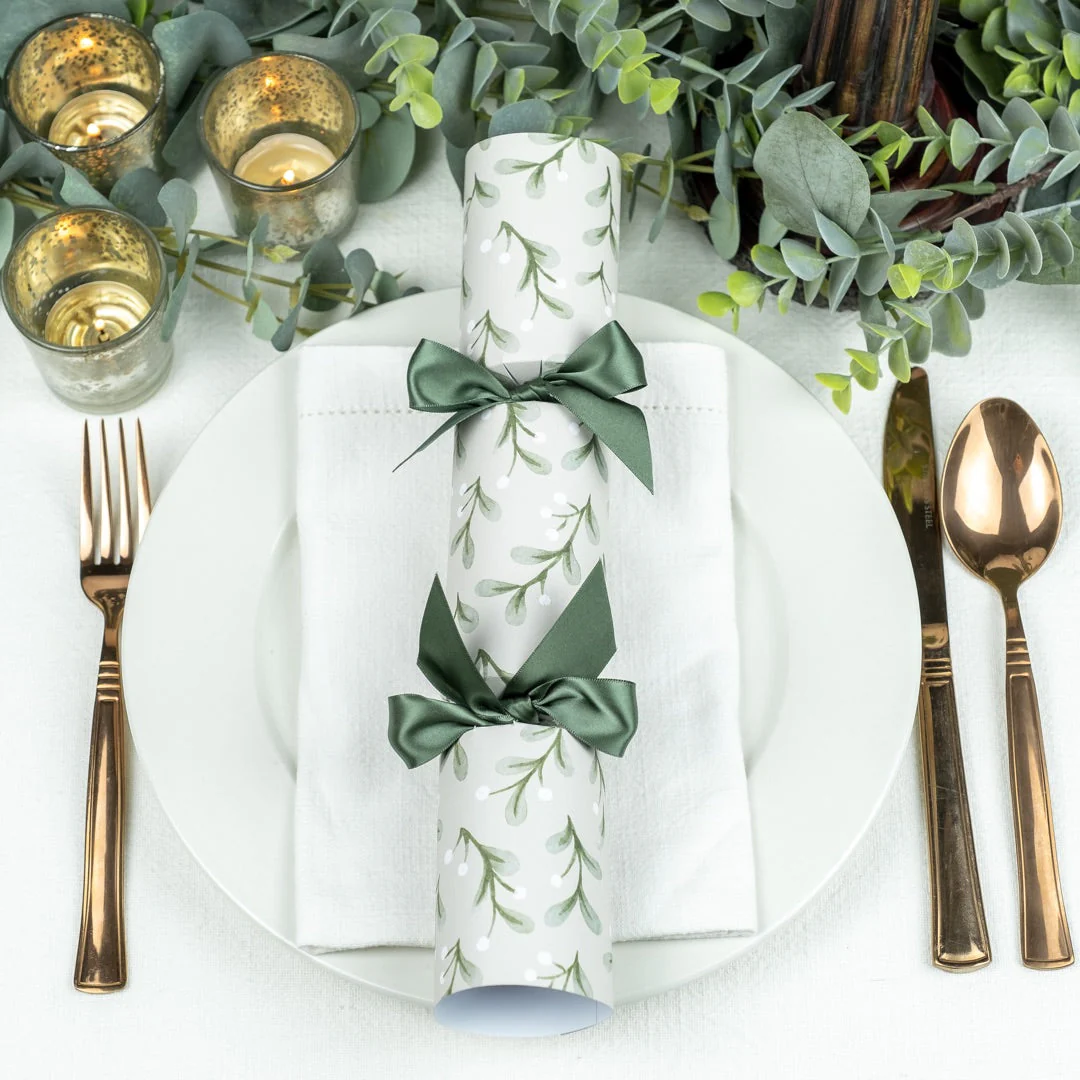 Mistletoe Christmas Cracker - Image 4
