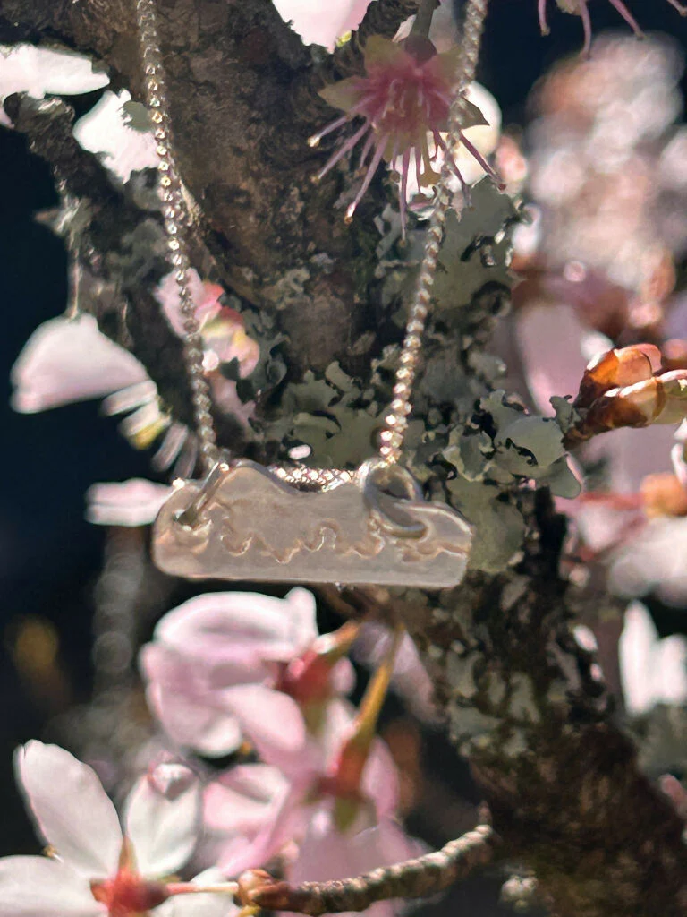 Mountain view silver skiers Necklace - Image 3