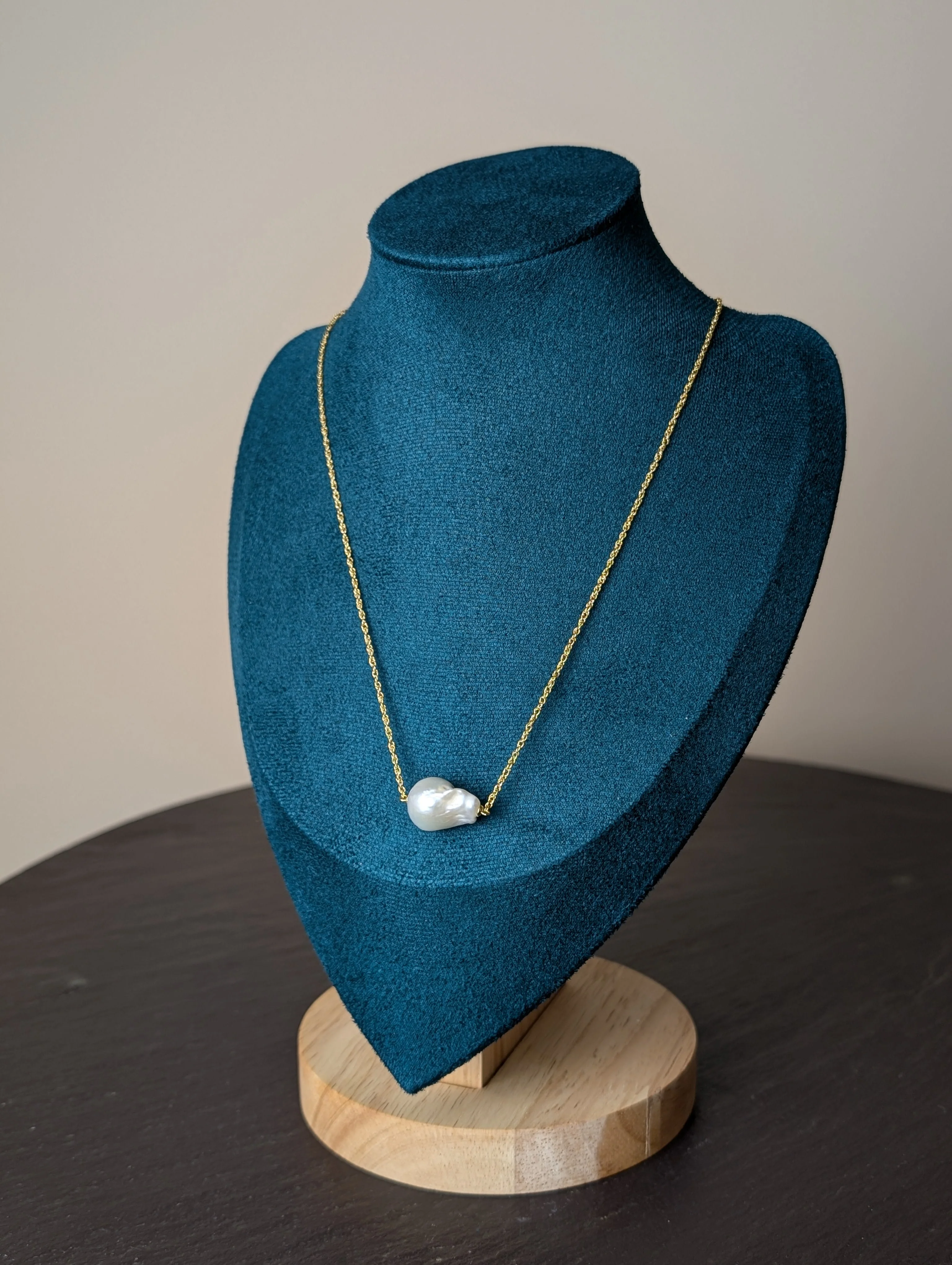 Nacre Necklace - Image 3