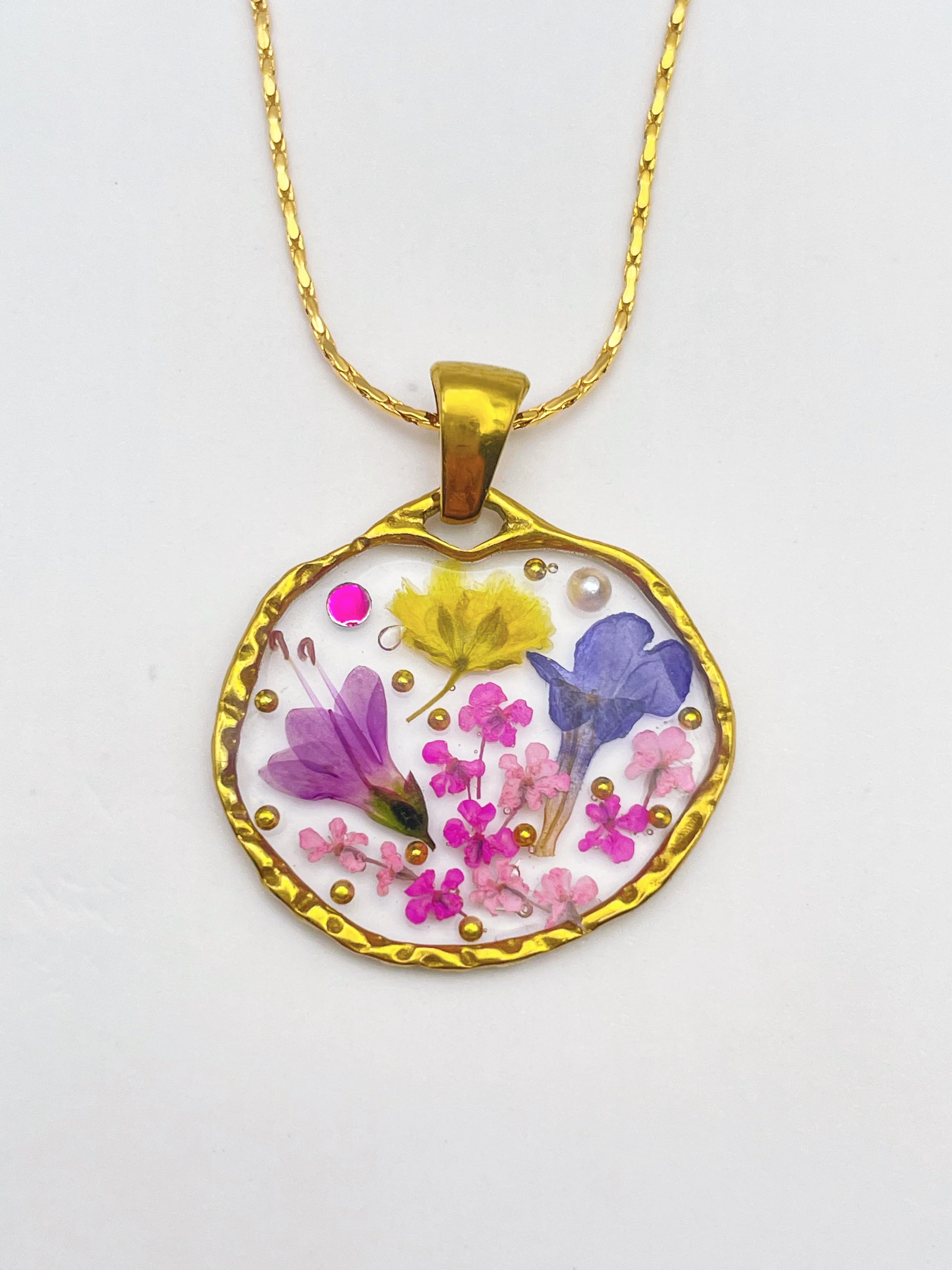 Necklace with lavender and lily flowers