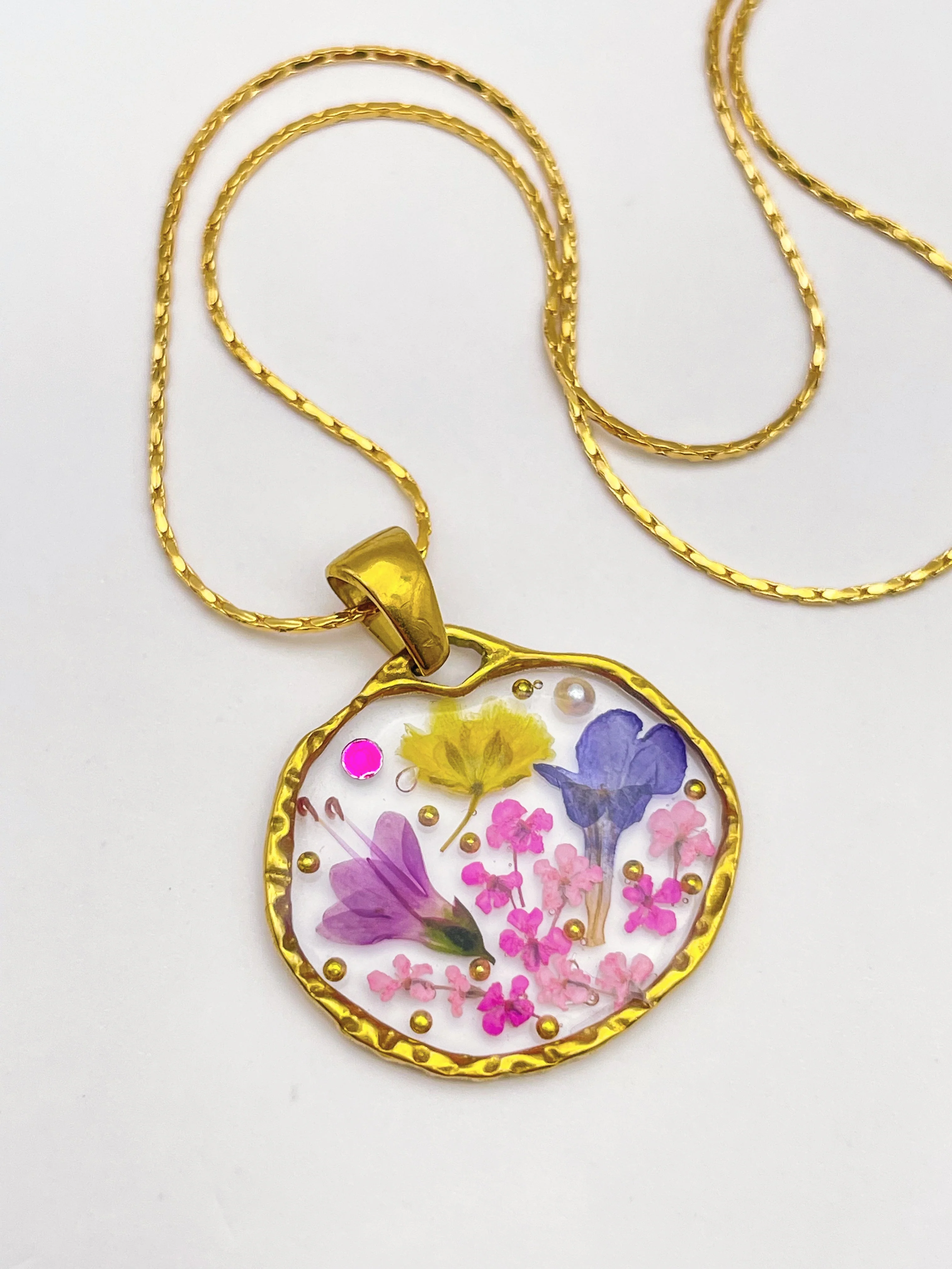 Necklace with lavender and lily flowers - Image 3