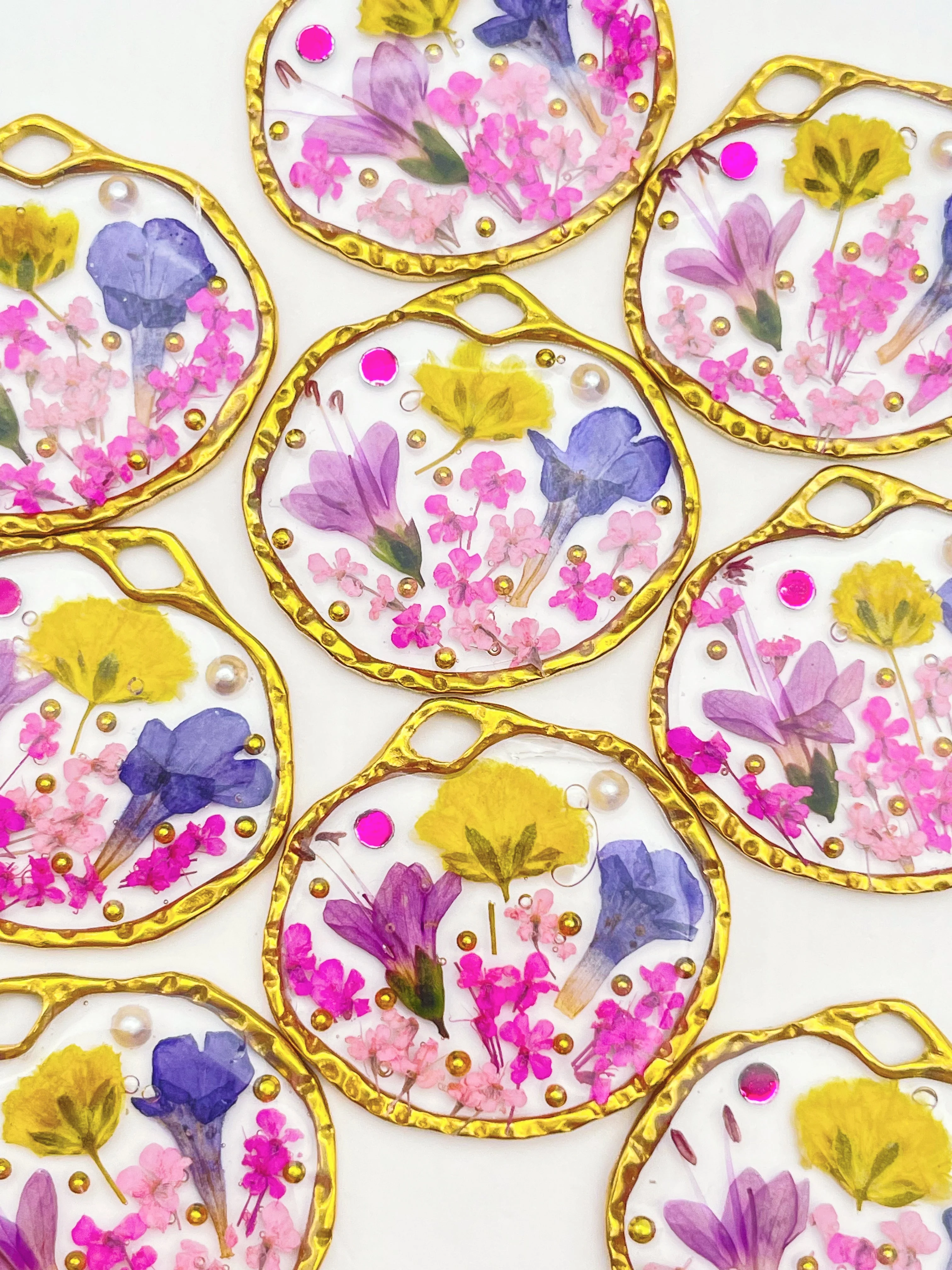 Necklace with lavender and lily flowers - Image 5